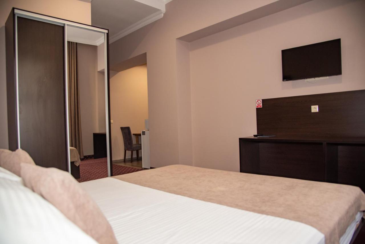 تشيرنيفتسي T&S Apart-Hotel المظهر الخارجي الصورة