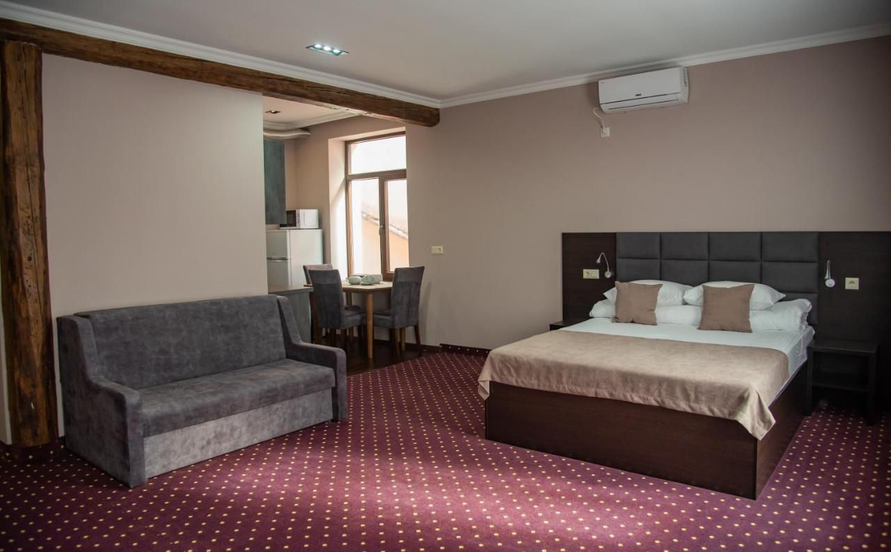 تشيرنيفتسي T&S Apart-Hotel المظهر الخارجي الصورة