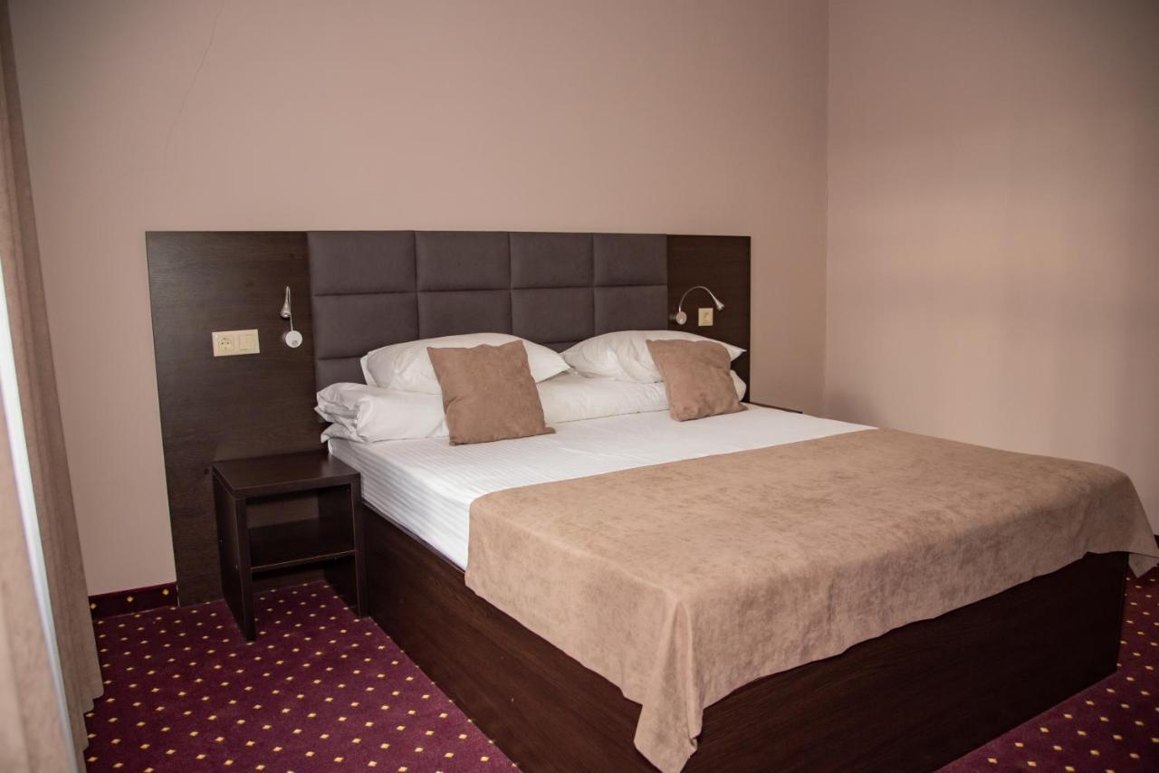تشيرنيفتسي T&S Apart-Hotel المظهر الخارجي الصورة